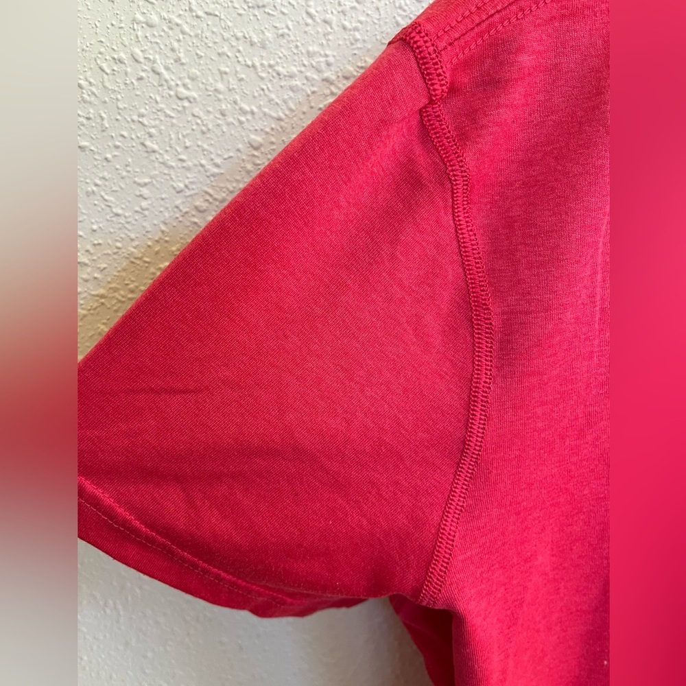 NIKE bright pink dri-fit shirt - Picture 4 of 6